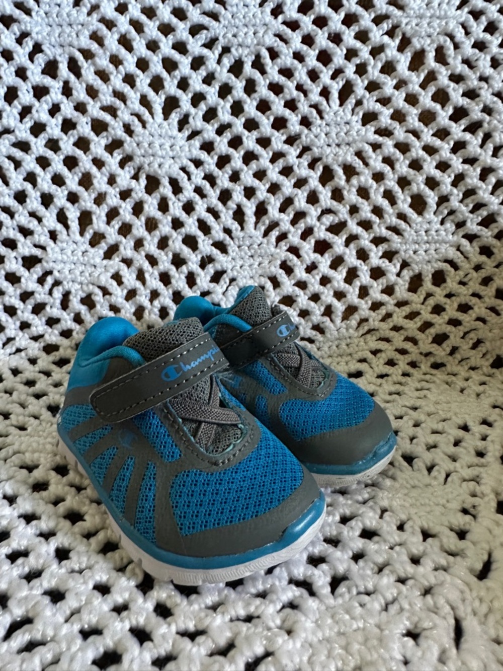 Champion Kids Blue & Gray Athletic Sneakers, size 2W (infant/toddler)